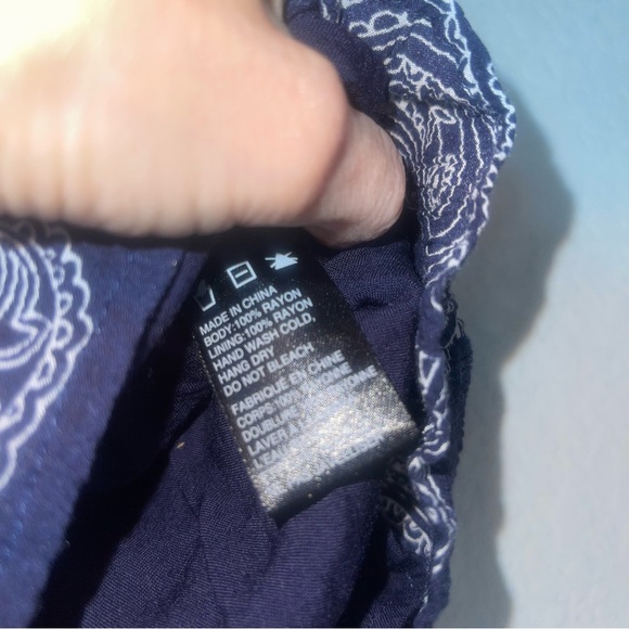 Altar’d State smocked waist and navy white paisley flowy flounce shorts medium - Picture 6 of 8